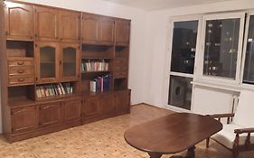 Uroczy Apartament Z Bezplatnych Parkingiem