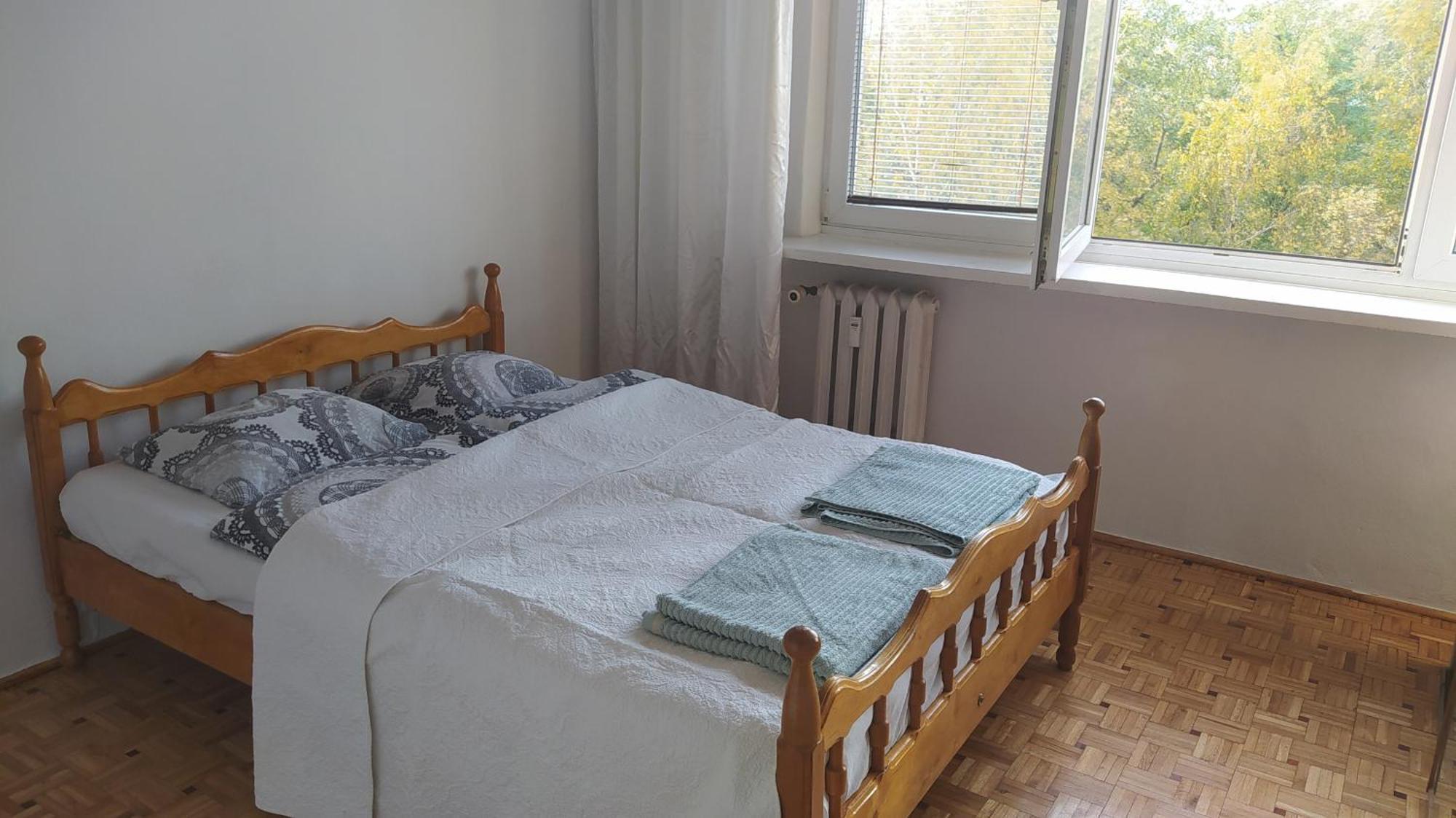 Uroczy Apartament Z Bezplatnych Parkingiem Варшава Екстер'єр фото
